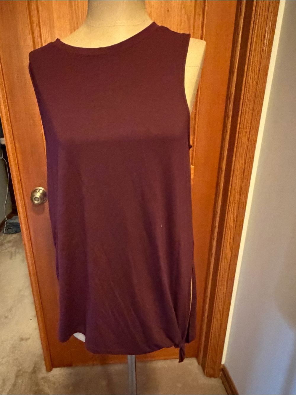 Athleta women’s  SleevelessTank in Deep Plum